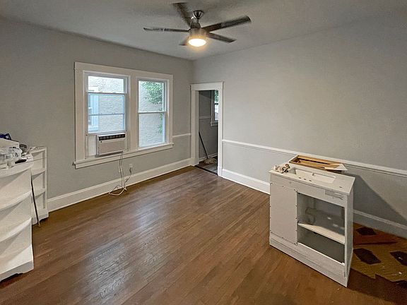 3rd image of 3415 Garland Ave