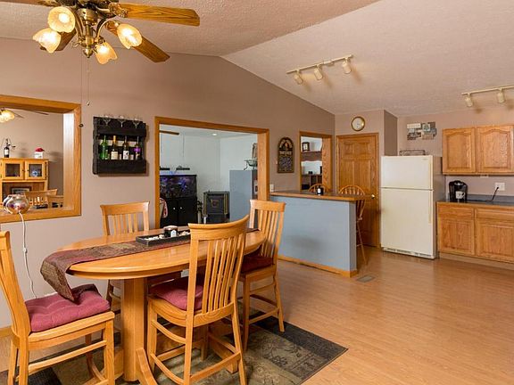 2nd image of 84 Crabapple Ct