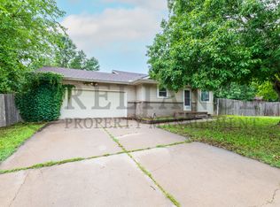2013 N Parkridge Ct, Wichita, KS 67212