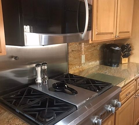 Stove w/overhead microwave