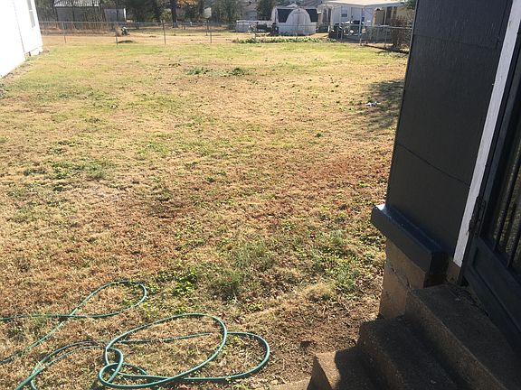 3rd image of 1800 Seifert Dr