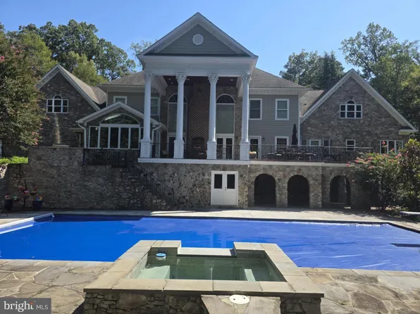 13320 Ivakota Farm Rd, Clifton, VA 20124