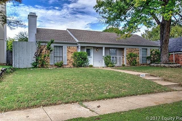 1st image of 2113 Country Oaks Dr