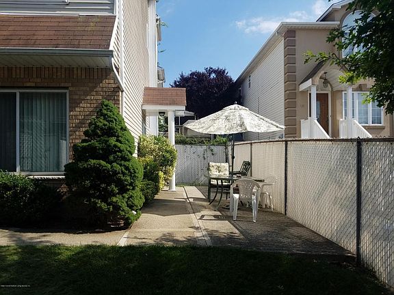 2nd image of 40 Ashley Ln