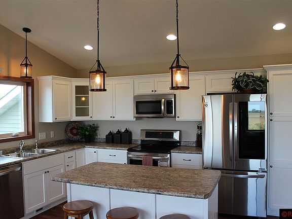 4th image of 239 Foxfire Dr