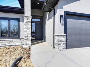 24913 W 98th Pl, Lenexa, KS 66227