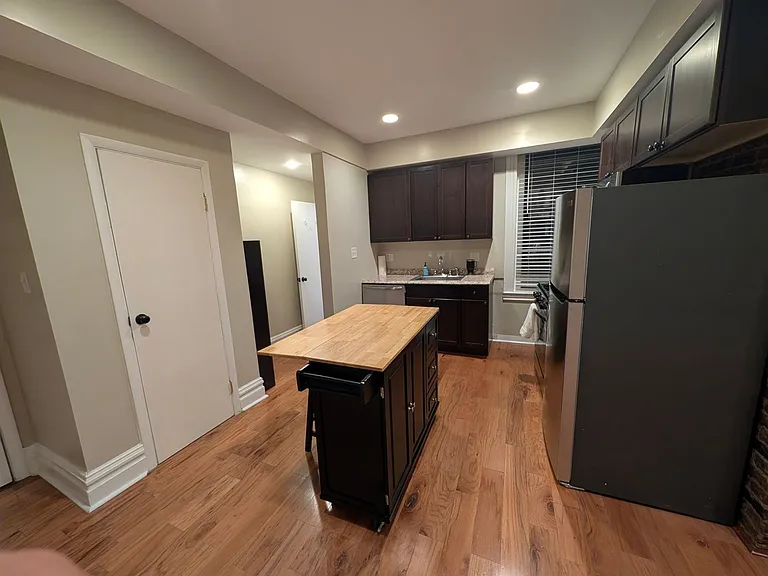 121 Grandview Ave #9 — Photo 3