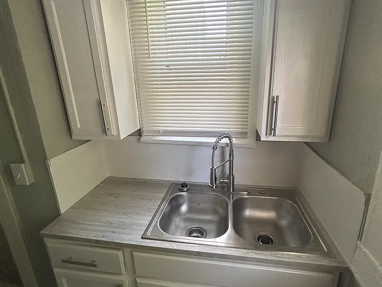 506 Maple St #2 — Photo 6