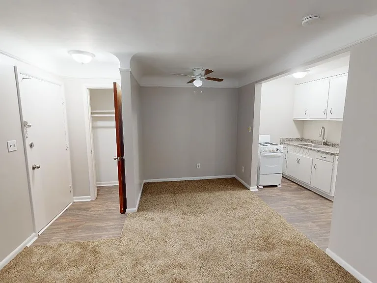 401-421 E Twelve Mile Rd — Photo 4