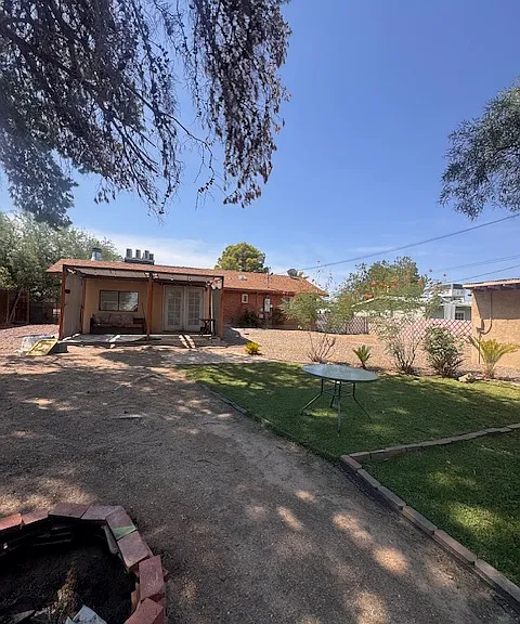 Large backyard w/mature trees