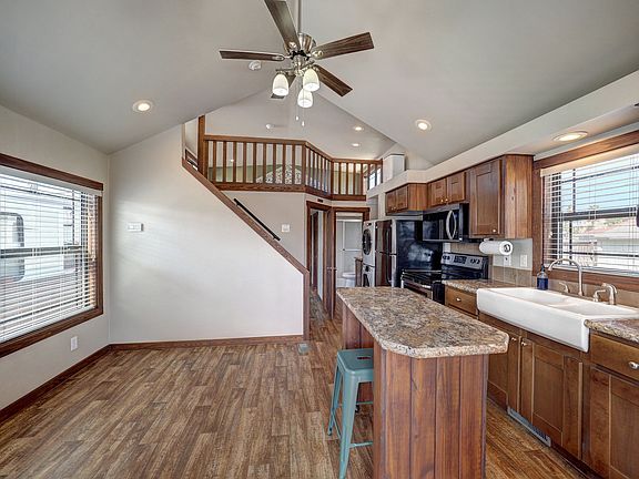 5th image of 413 Trojan St #14