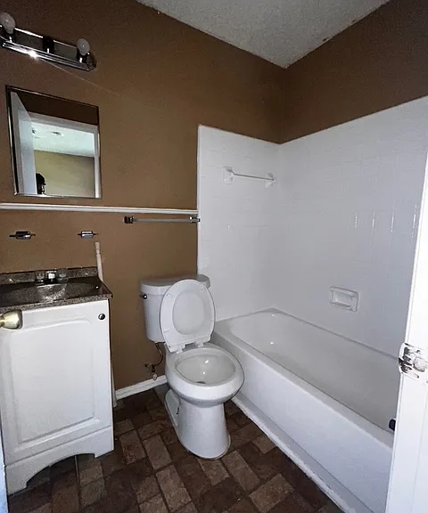 2821 South Blvd #208 — Photo 7