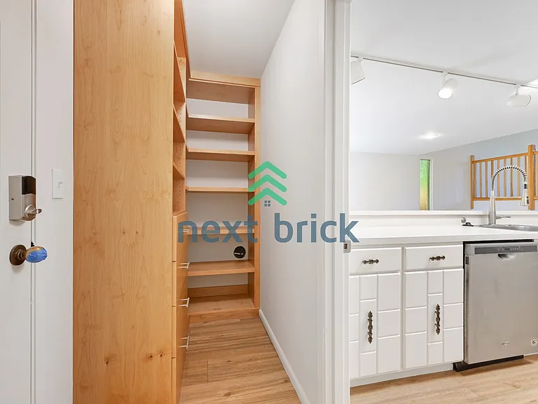 100 108th Ave SE #BELLEVUE 100 — Photo 11