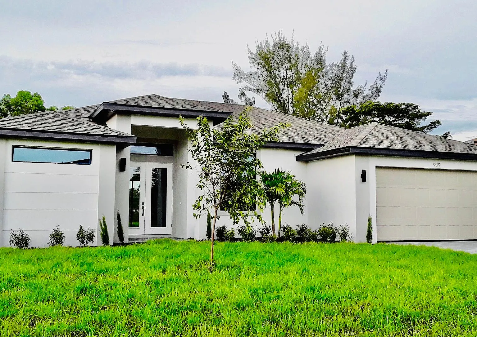 4 bed, 1900 sqft, $2,295 — Photo 1