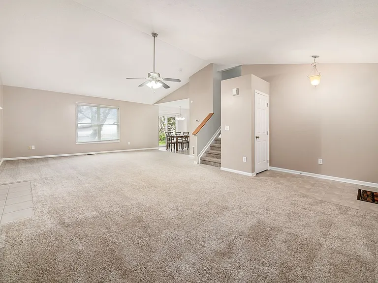 8607 Clover Glade Dr — Photo 11