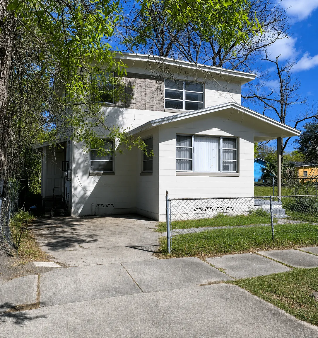 3 bed, 912 sqft, $1,200 — Photo 1