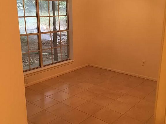 5th image of 10870 Champion Village Dr