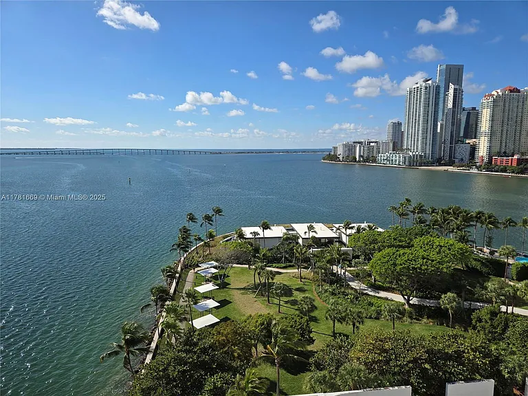 800 Claughton Island Dr #1205 — Photo 4