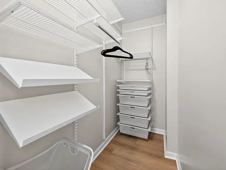 604 Broad Leaf Cir — Photo 27