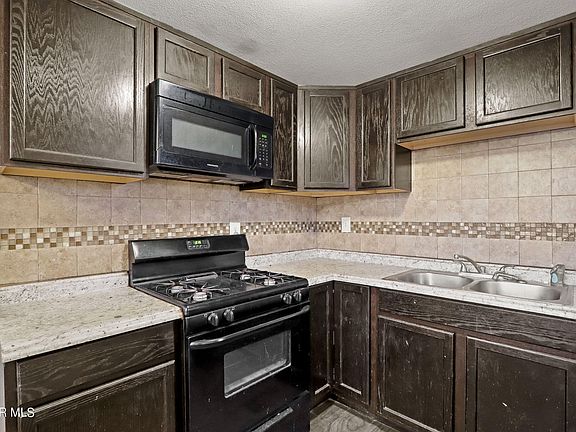 5th image of 7365 Mimosa Ave