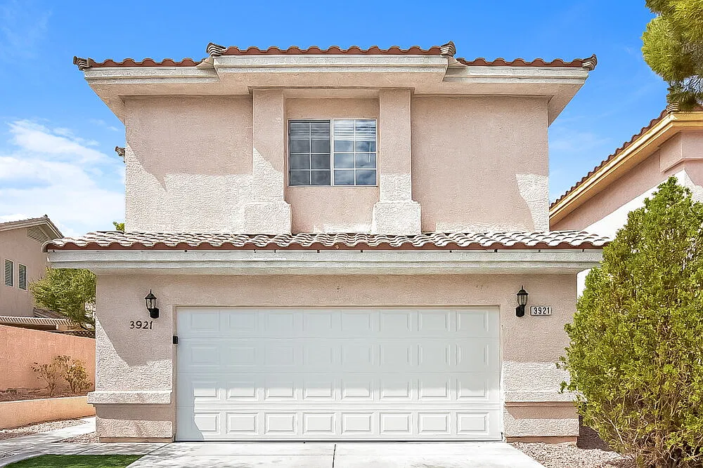4 bed, 3.0 bath, 2195 sqft, $2,485 — Photo 1