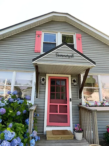 110 Taylor Ave Photo 1
