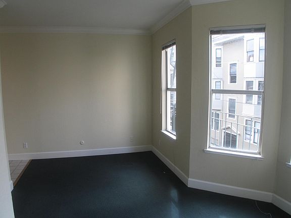4th image of 235 Oak St #14