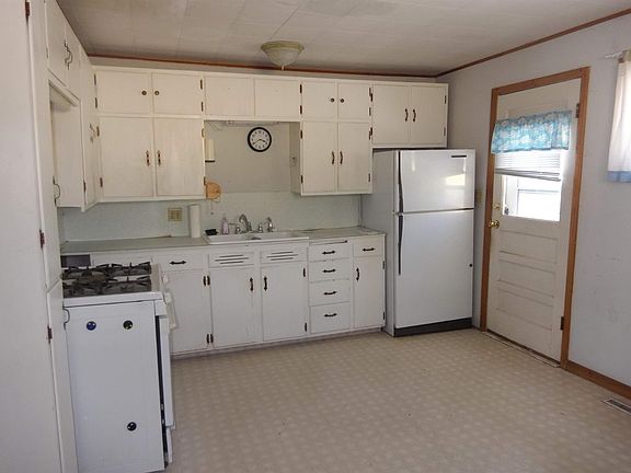4th image of 2107 N B St