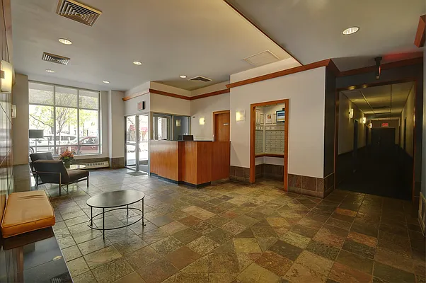 Rented by Lisa Management | media 20