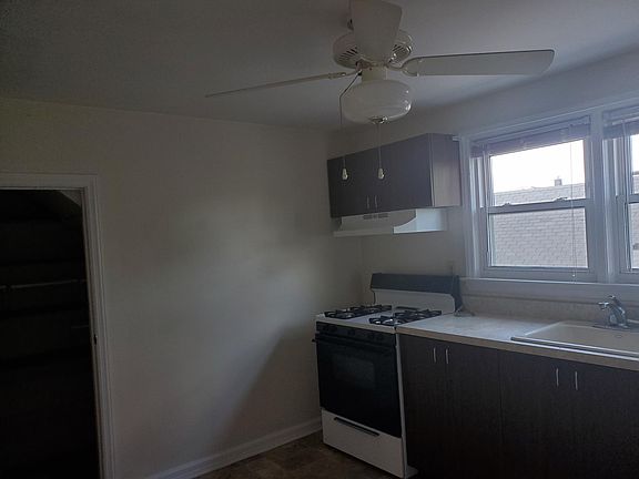 4th image of 220 Jackson Ave