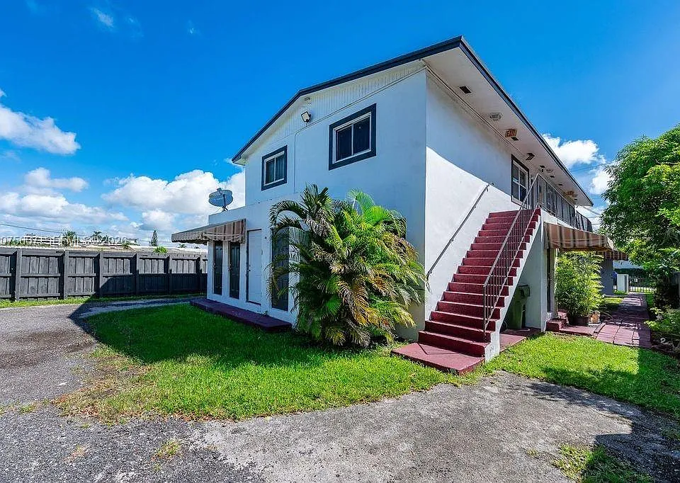 520 SW Krome Ter #4