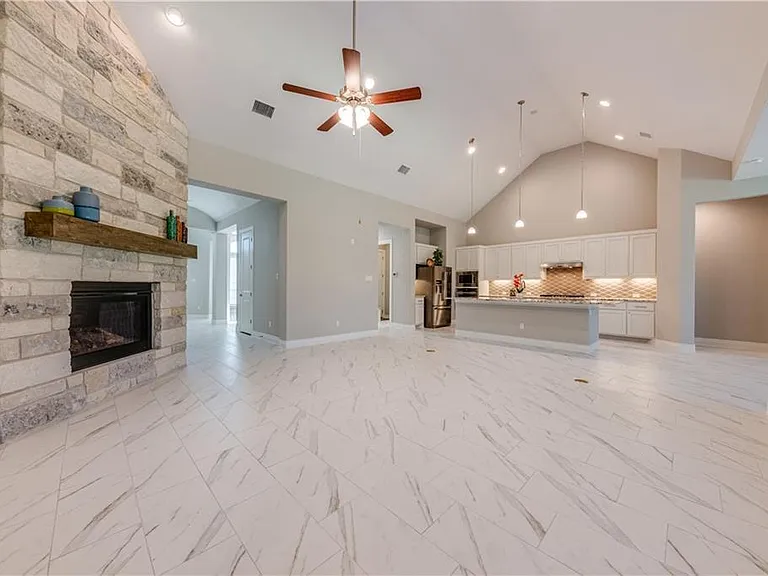 705 Campino Dr — Photo 8
