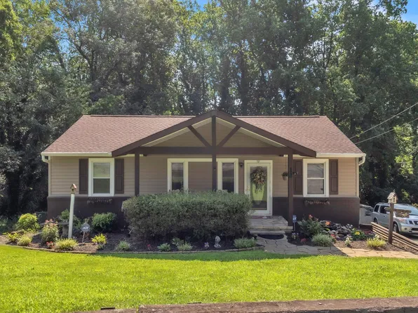 12 Sutton Dr, Taylors, SC 29687