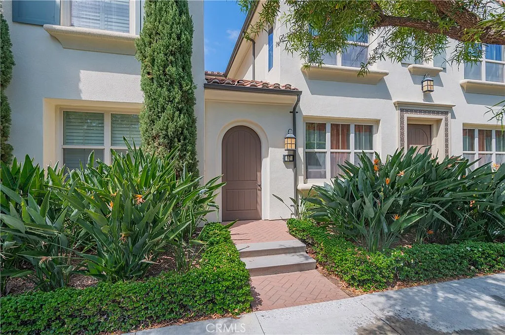 2 bed, 1378 sqft, $4,000 — Photo 1