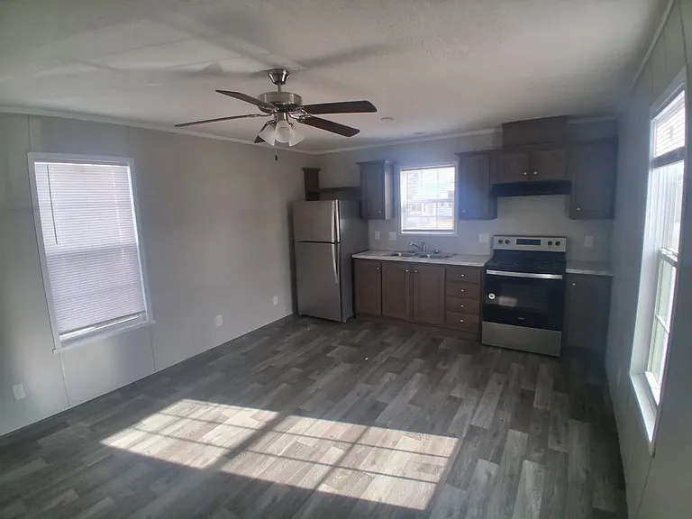 C4 Trailerville Ct — Photo 14