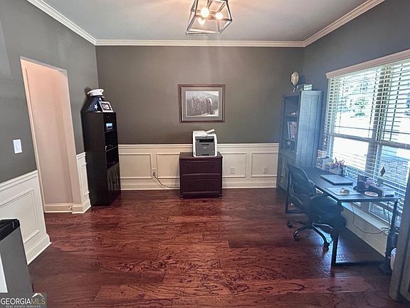 5th image of 35 Seabiscuit Ct
