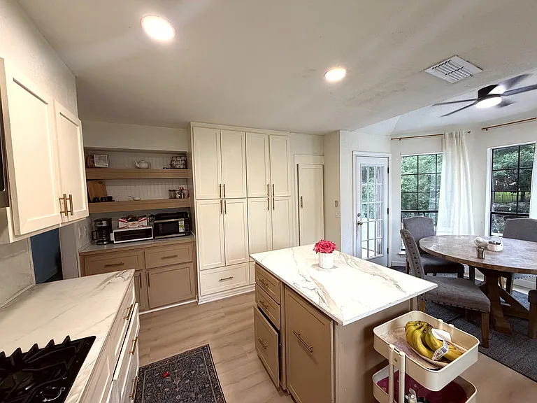 3101 Bandolino Ln — Photo 8