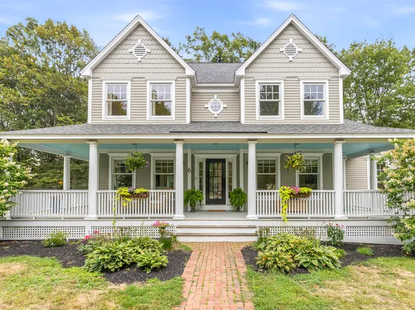 6 Meadowview Lane, Cape Elizabeth, ME 04107
