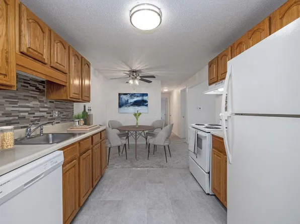 Perinton Manor Apartment Homes, 62 Manorshire Dr #4-01, Fairport, NY 14450