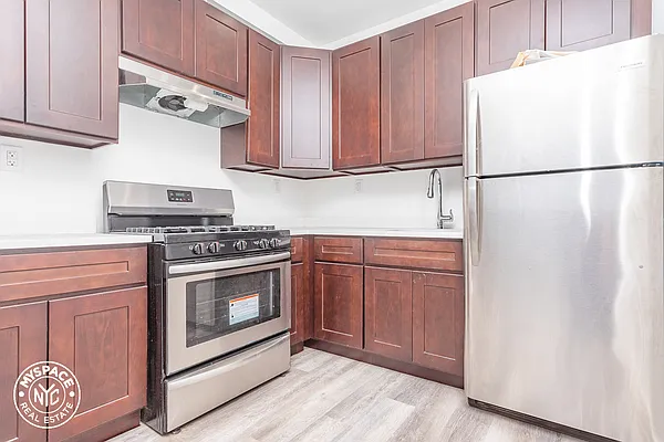 Rented by MySpaceNYC | media 9
