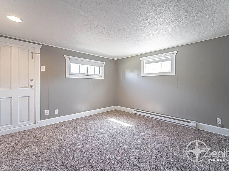 1818 W 22nd St — Photo 12