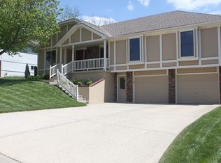 2417 S Seminole Dr, Independence, MO 64057
