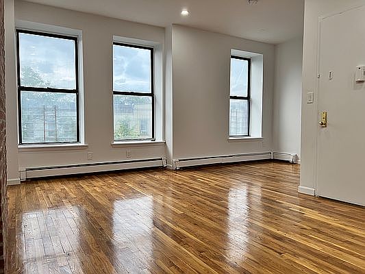 1st image of 478 Chauncey St Floor 3