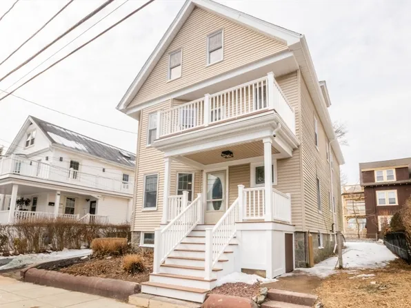 123 Selwyn St #1, Roslindale, MA 02131