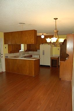 3rd image of 7350 Meadowbrook Dr