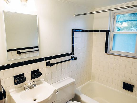 4th image of 501 W Hillsdale St #9888919
