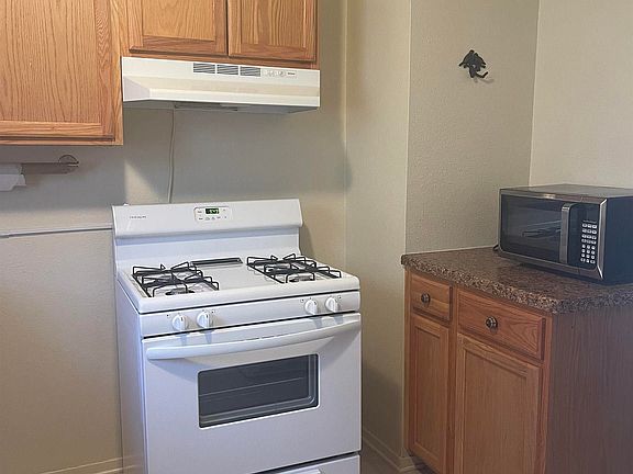 3rd image of 1432 S Avenue G