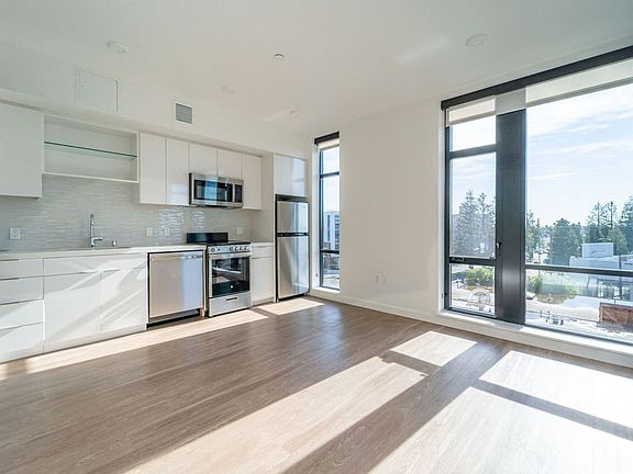 4th image of 2640 Shattuck Ave #204