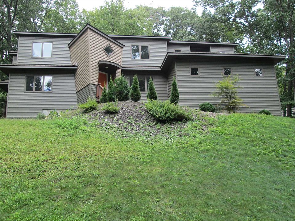 1st image of 12 Hall Dr