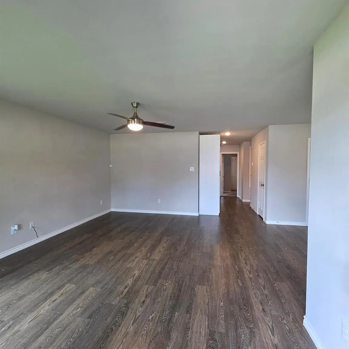 3 bed, 1.0 bath, 1048 sqft, $1,463 — Photo 2